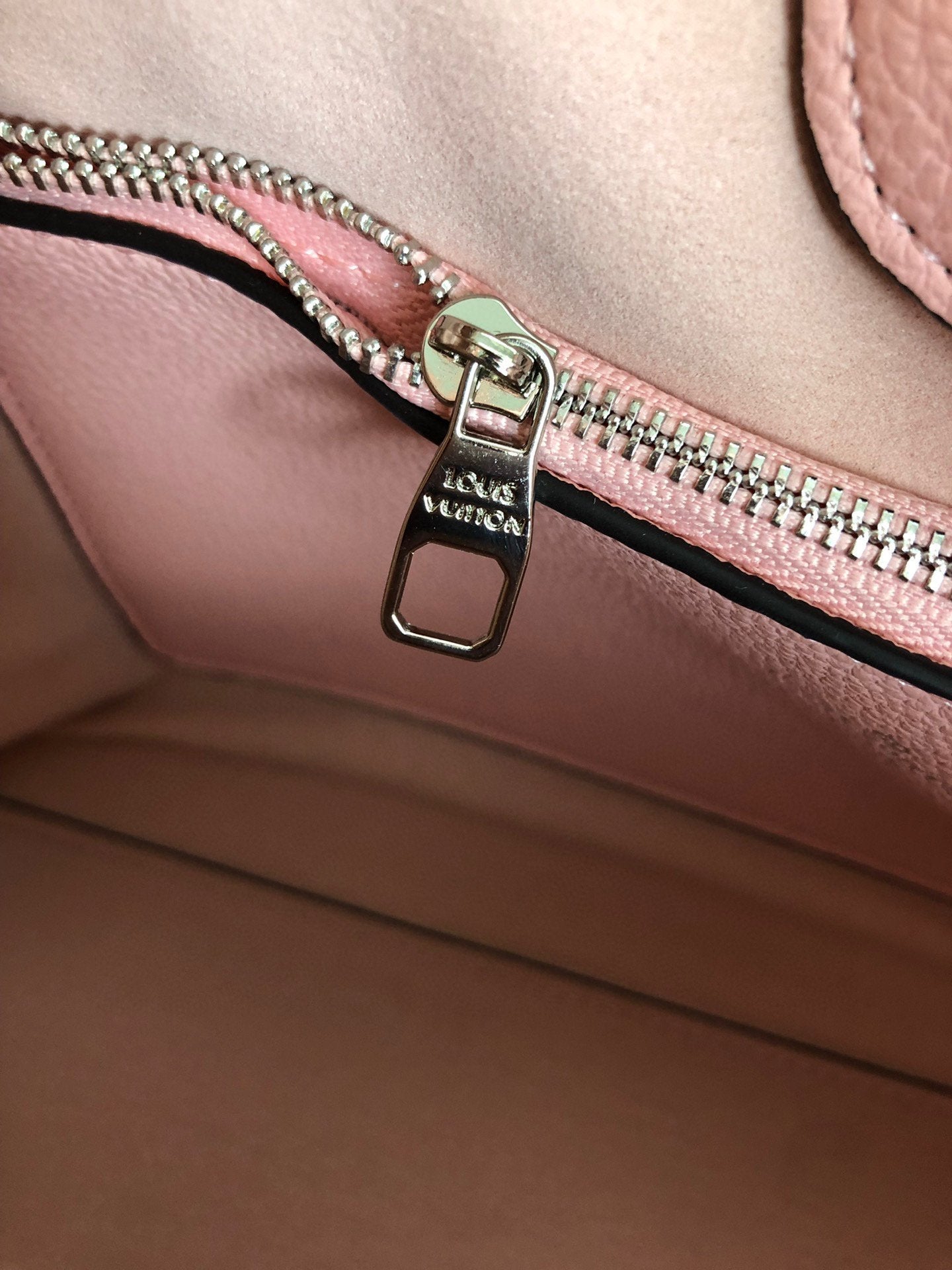 BL - High Quality LV Bags Monogram 050 - fashionupstore1