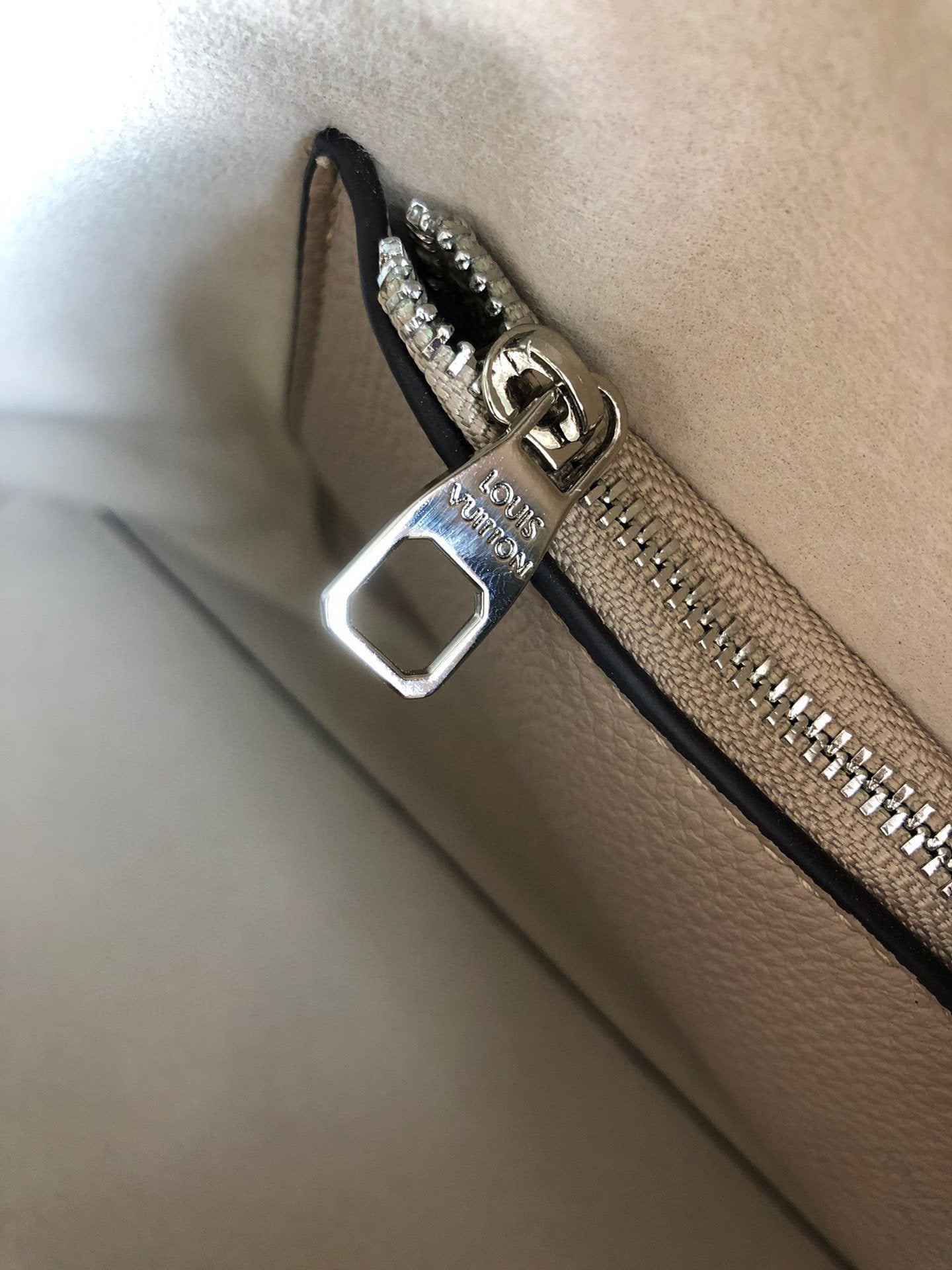 BL - High Quality LV Bags Monogram 050 - fashionupstore1