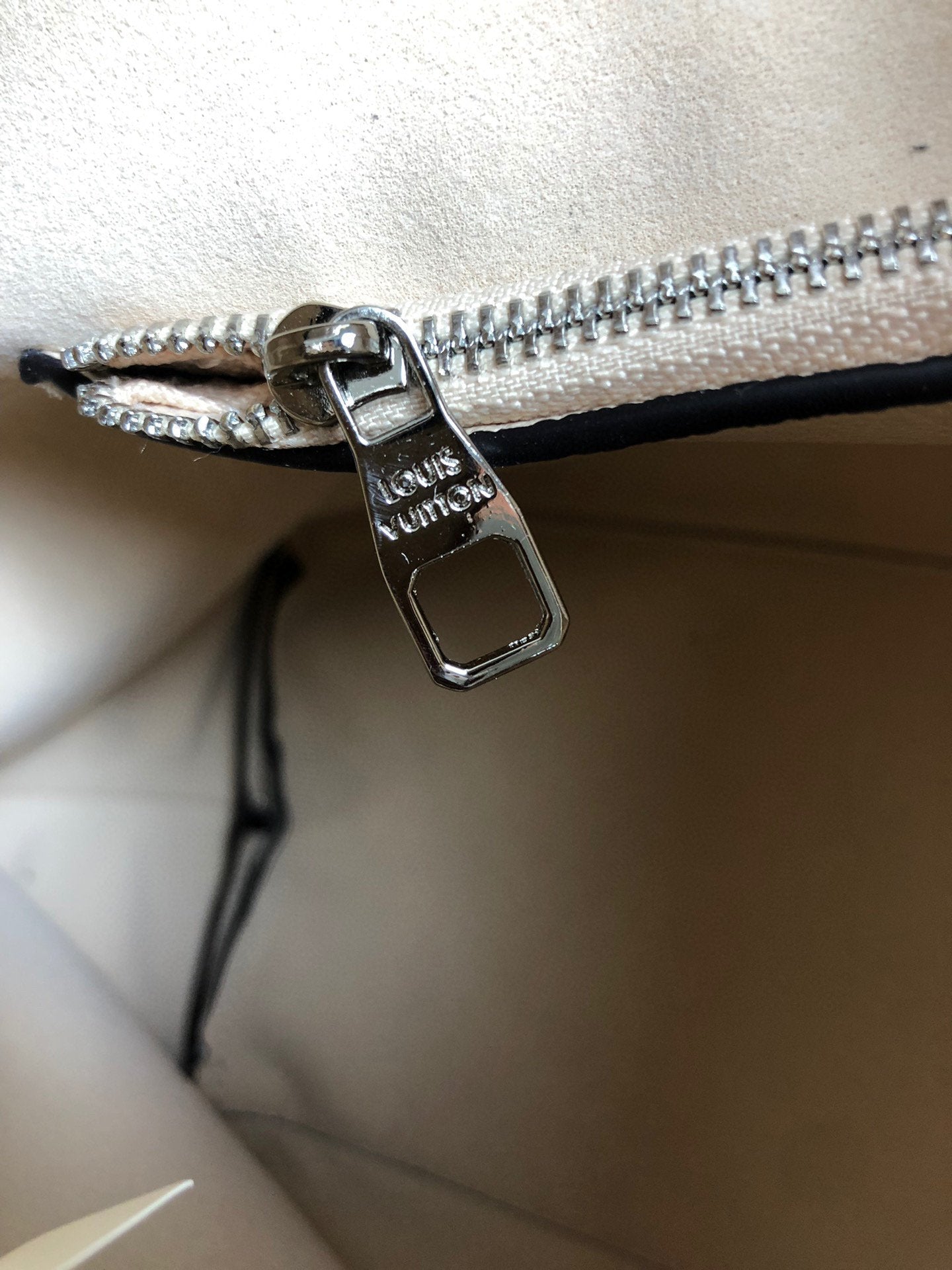 BL - High Quality LV Bags Monogram 050 - fashionupstore1