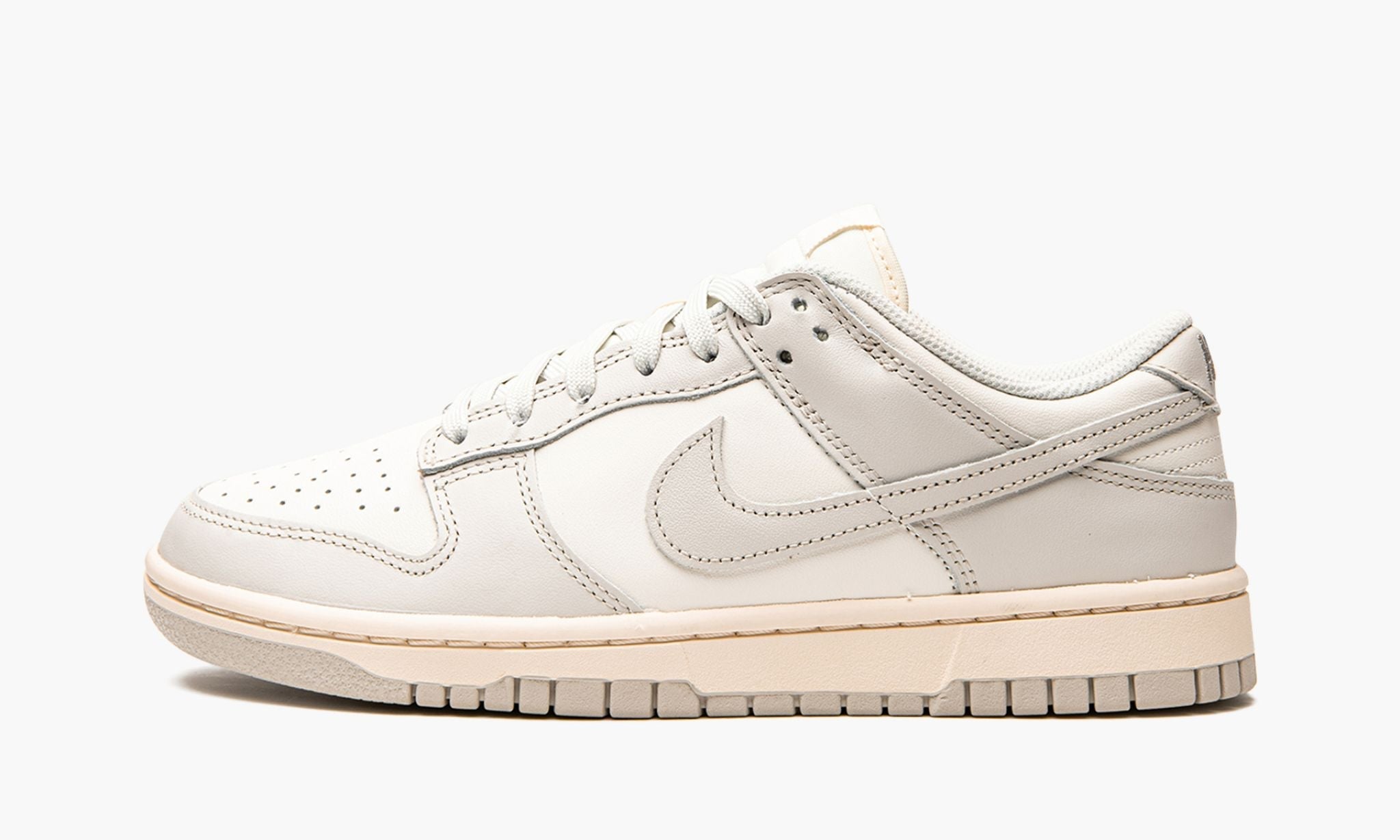 WMNS Dunk Low "Light Bone" Dunk