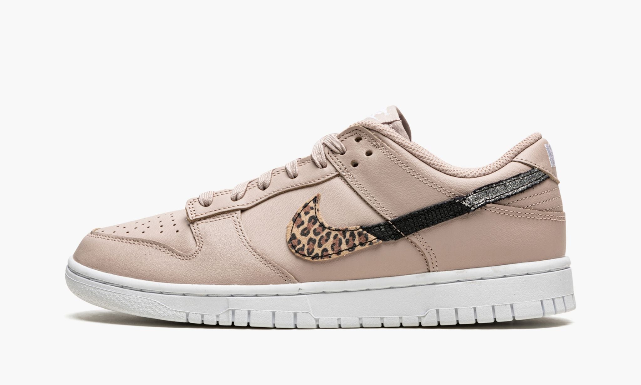 WMNS Dunk Low SE "Primal Pink" Dunk