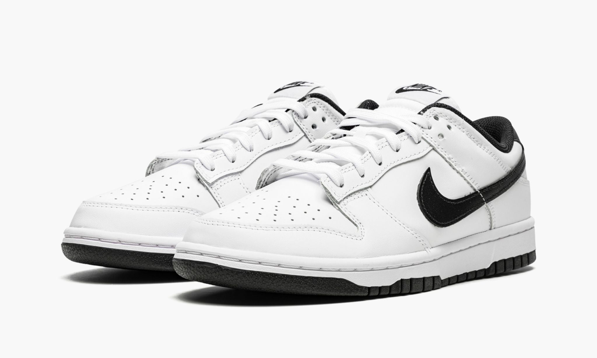 WMNS Dunk Low "White/Black" SB Dunk Low