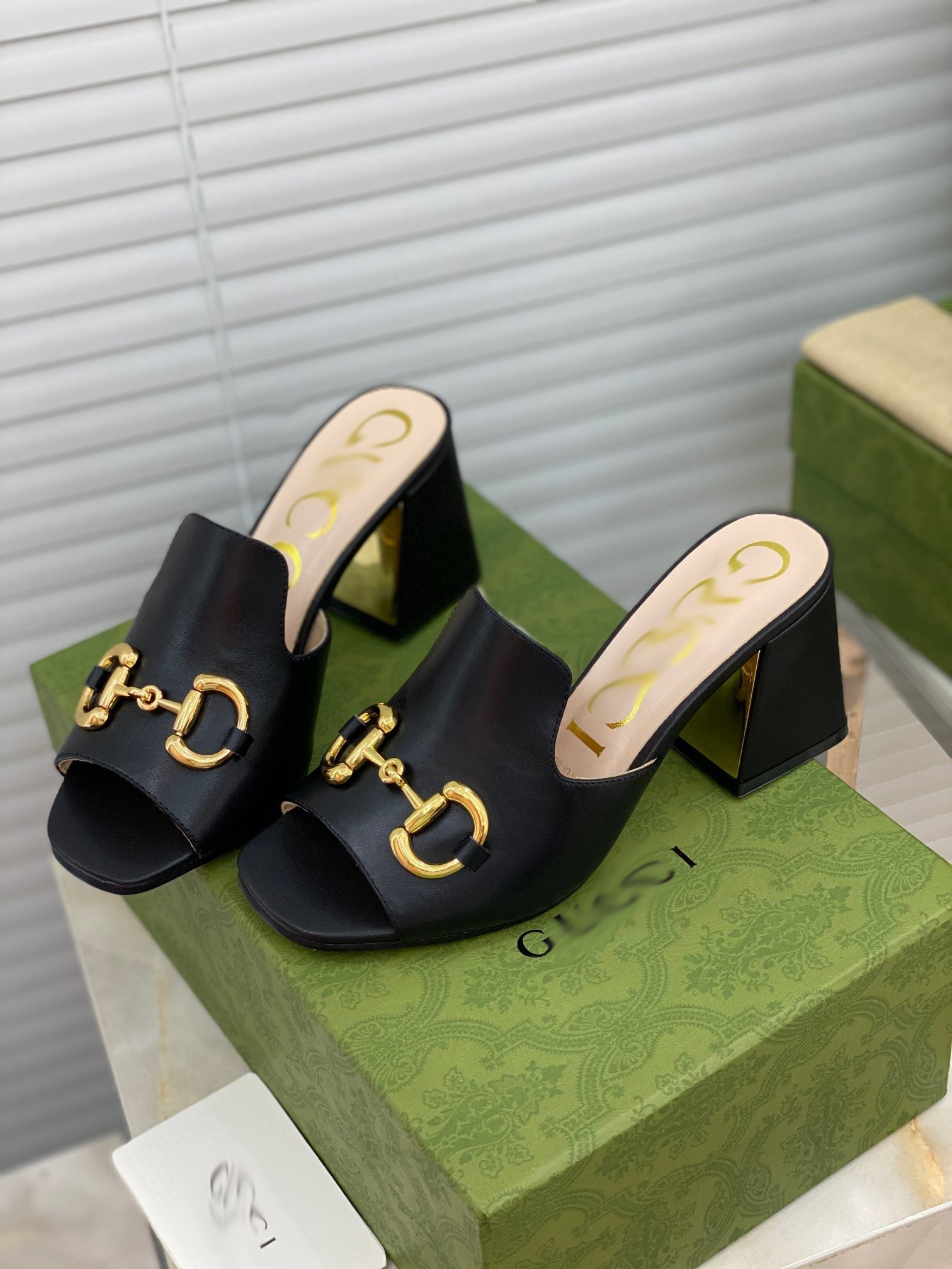 SE500 Size 5-10 Heels:7.5cm Material: Cowhide Lining: Sheep skin Sole: Italian leather - fashionupstore1