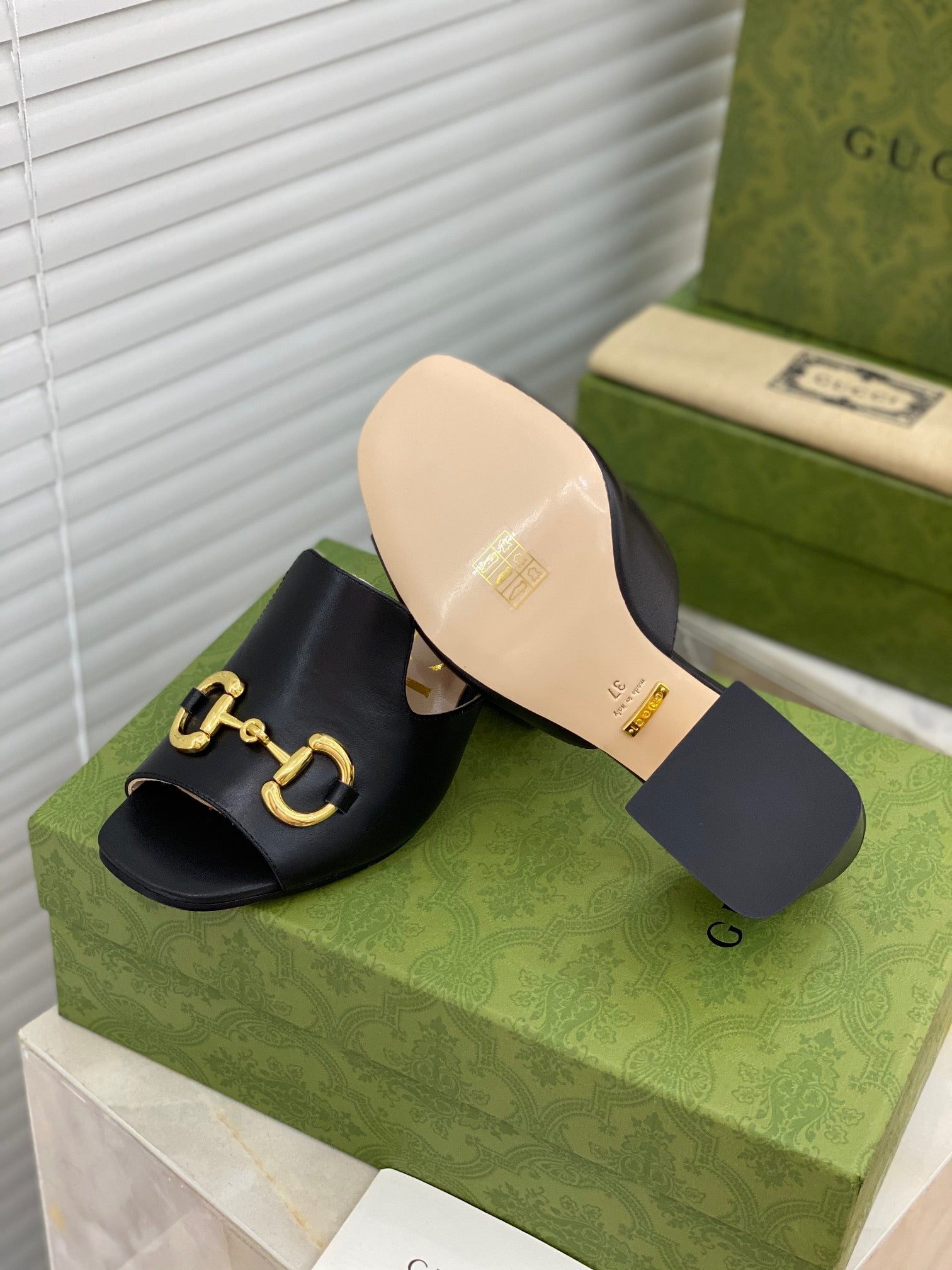 SE500 Size 5-10 Heels:7.5cm Material: Cowhide Lining: Sheep skin Sole: Italian leather - fashionupstore1