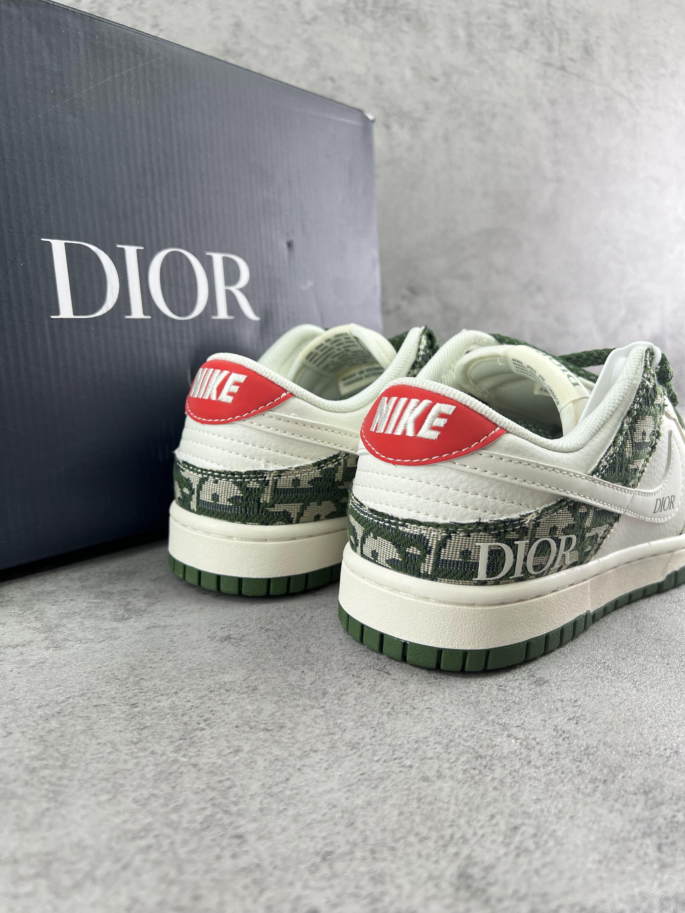 dunk low x dior