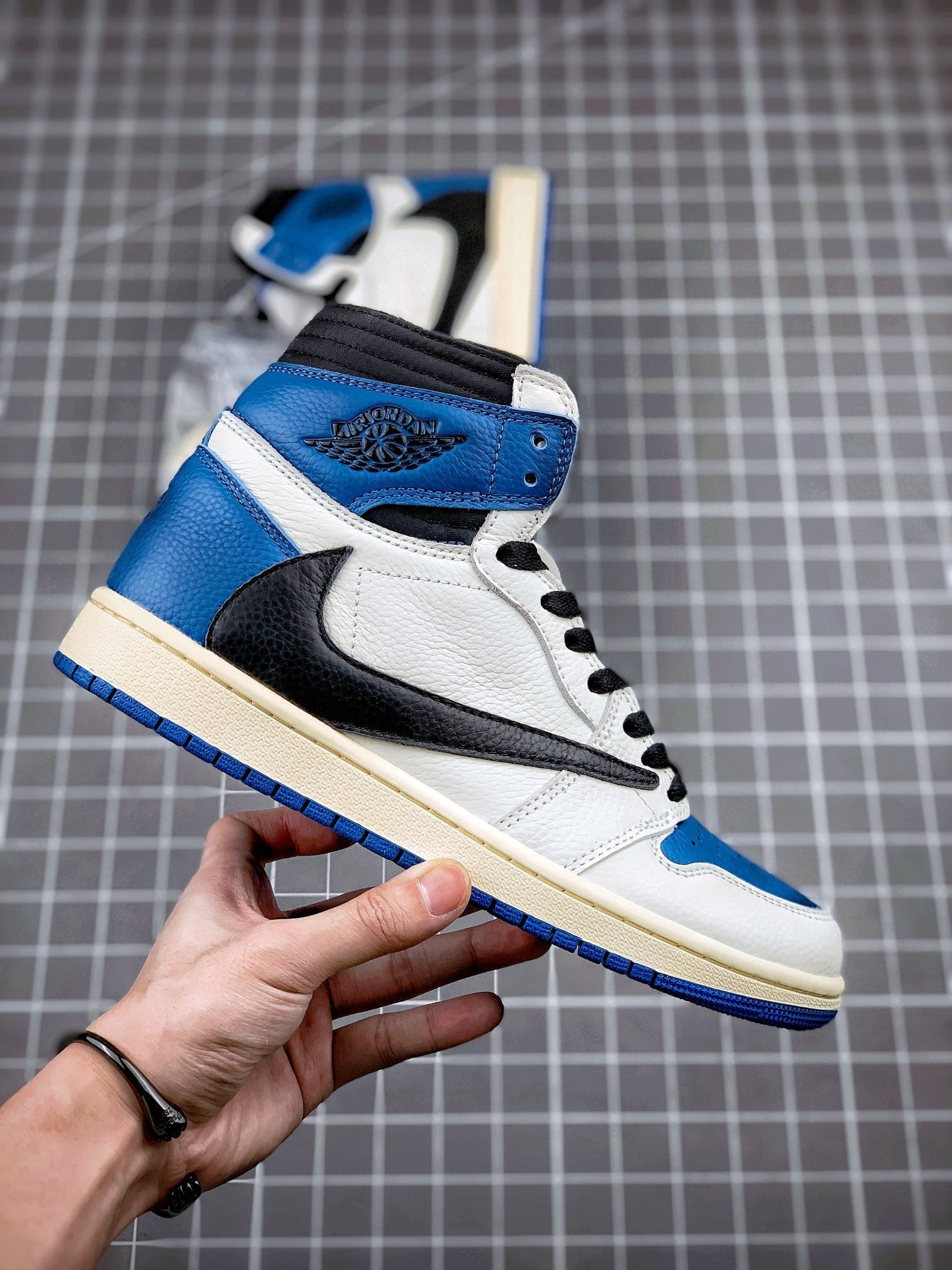 Custom Air Jordan 1 High OG SP Fragment x Travis Scott DH3227-105 sneakerhypes