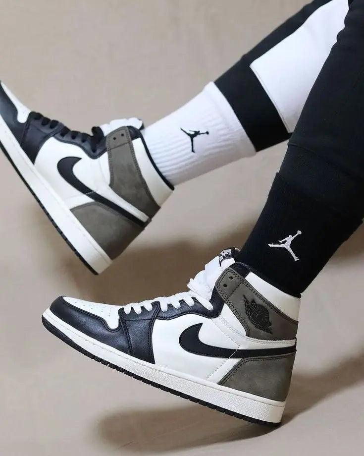 Custom Jordan 1  Retro High Dark Mocha High Q ( Customs And Box ), Jordan 1 Sneakers Active luxurysteps