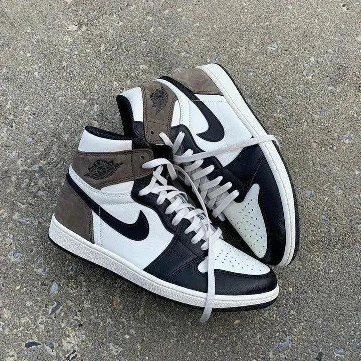 Custom Jordan 1  Retro High Dark Mocha High Q ( Customs And Box ), Jordan 1 Sneakers Active luxurysteps