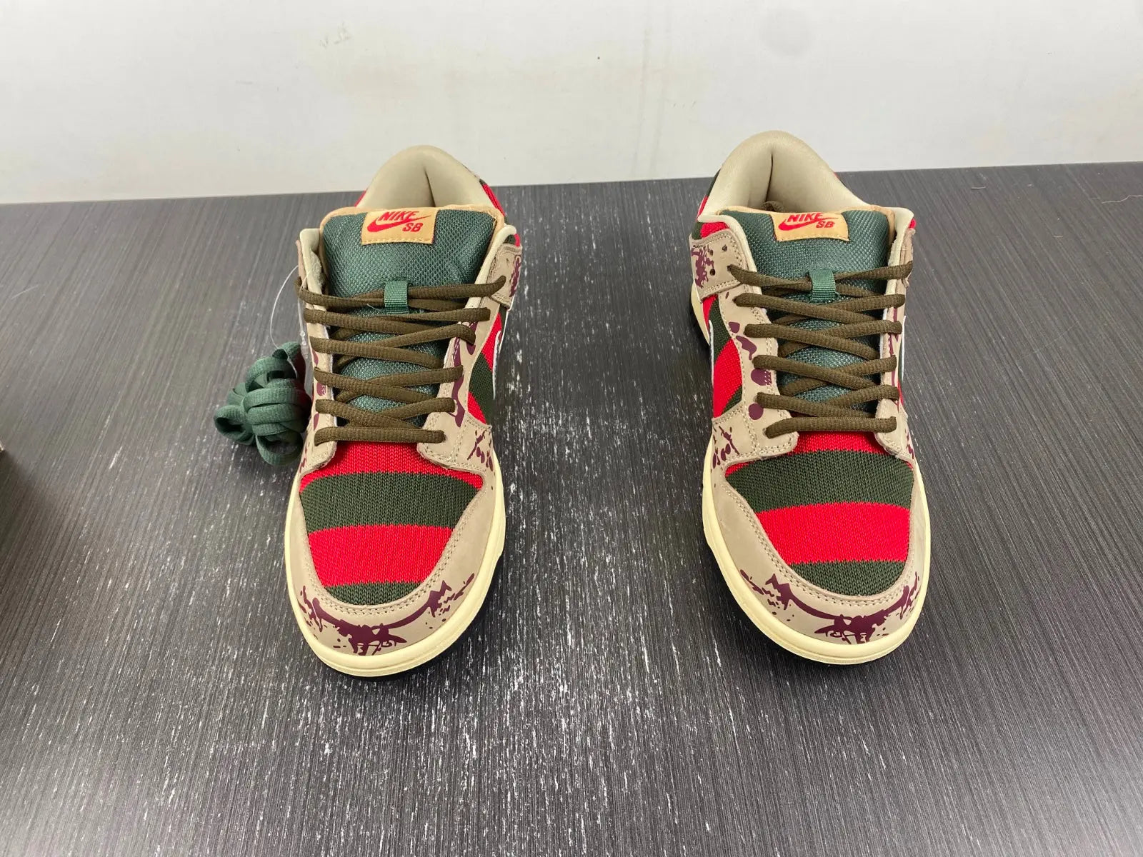 Custom SB Dunk Low “Freddy Krueger” - fashionupstore1