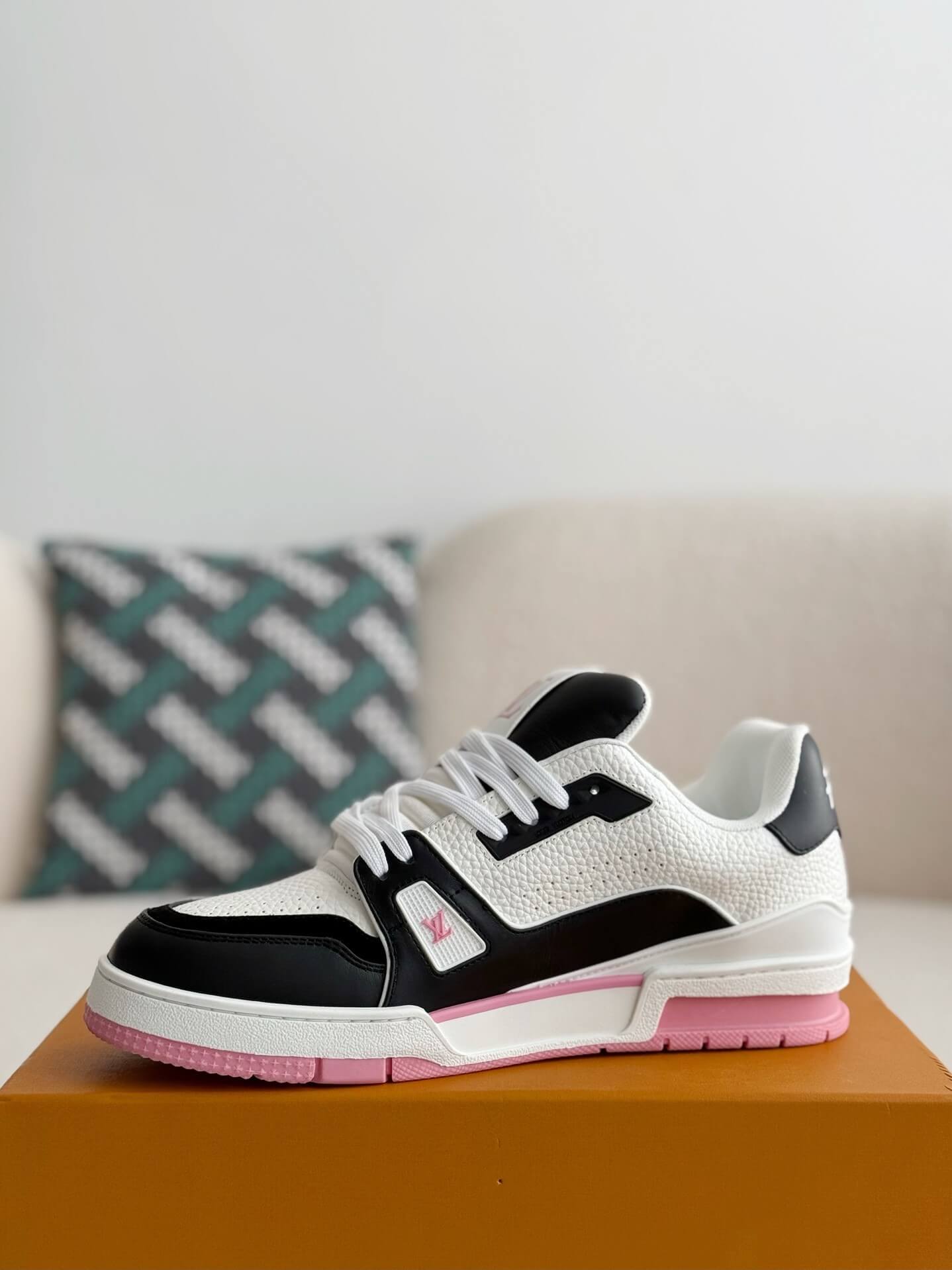 Louis Vuitton LV Trainer #54 Low Pink Sneaker - fashionupstore1