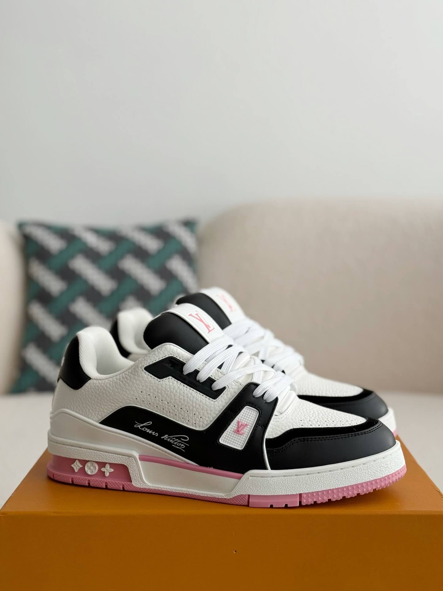 Louis Vuitton LV Trainer #54 Low Pink Sneaker - fashionupstore1