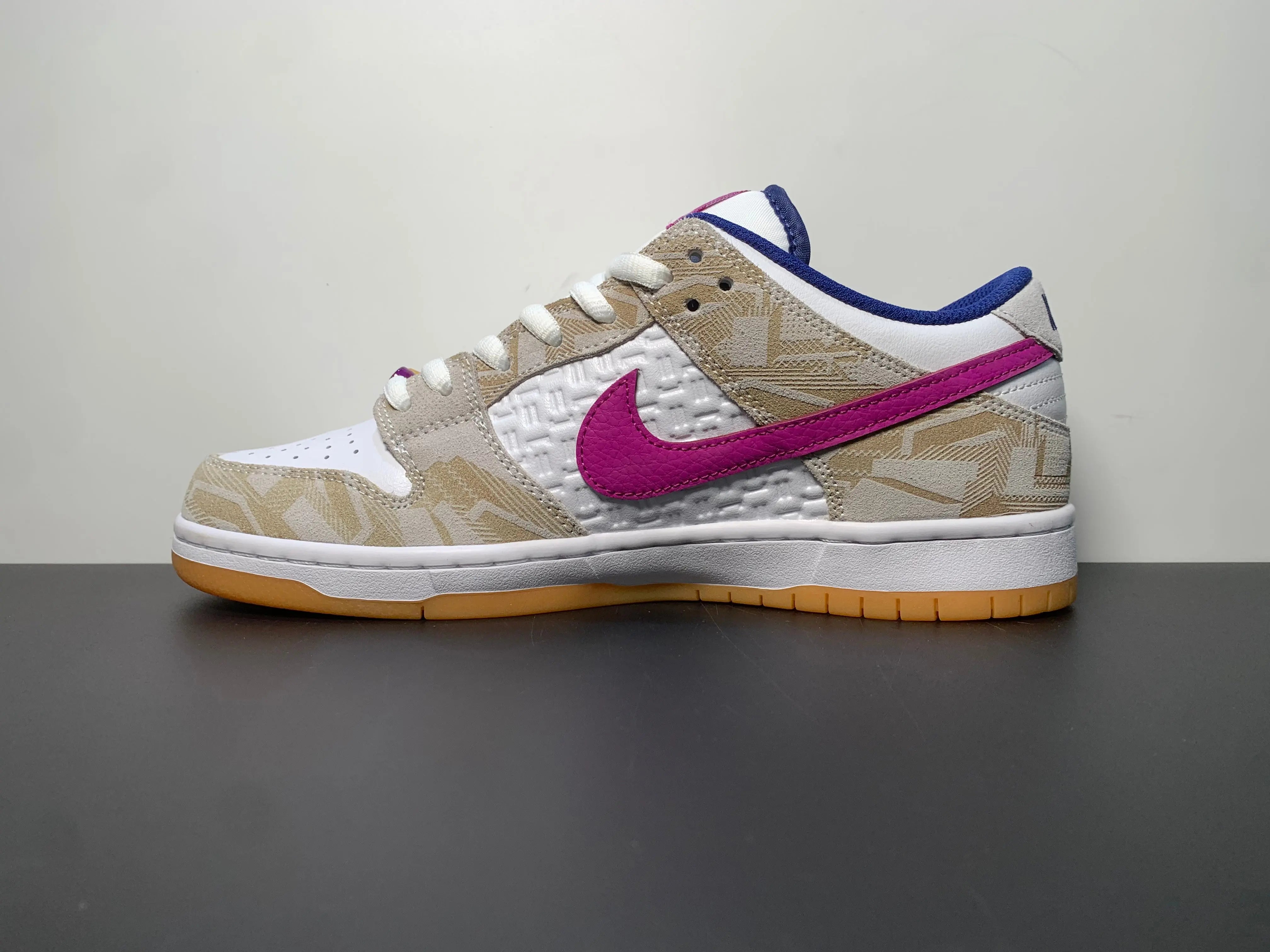 Rayssa Leal x Nike Dunk SB Low hua SB Dunk Low