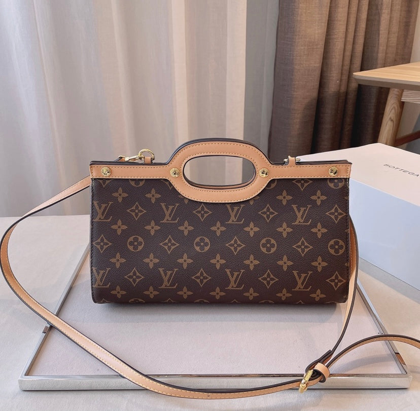 LV a ladies handbag - fashionupstore1